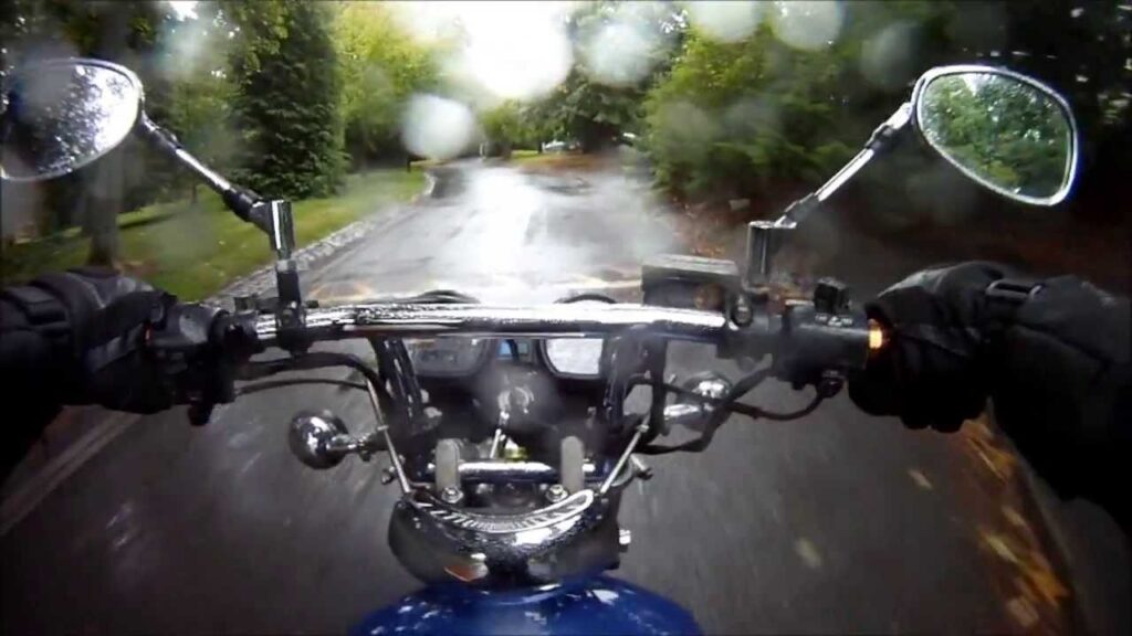 Hold the motorcycle tightly in heavy rain