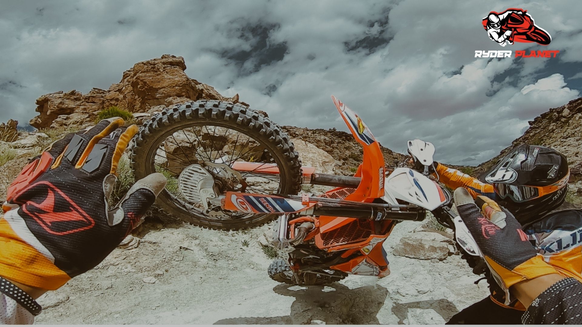 5 Best Motocross Gloves For Off-Road Riders in 2021 - Ryderplanet