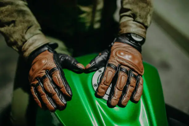 riding gloves in us