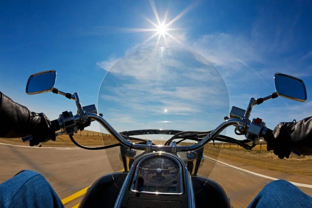 Top Tips for Riding Your Motorcycle in a Hot Weather