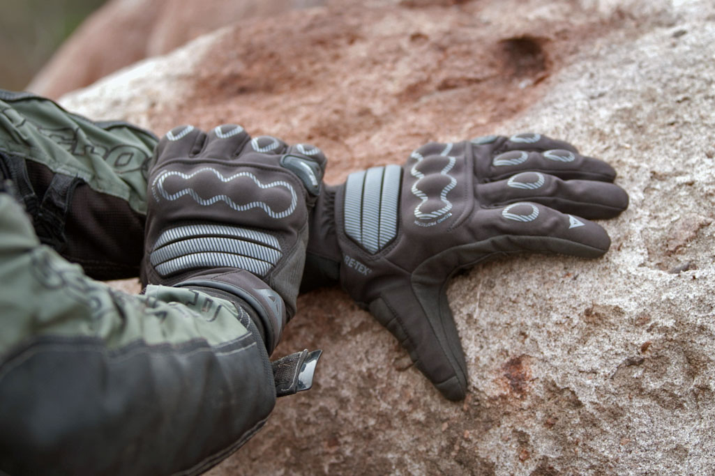  Best Dirt Bike Gloves 2022 – For Trail and Off-Road Riding