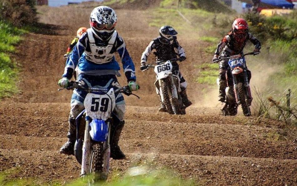 A Beginner's Guide to Dirt Bike Riding